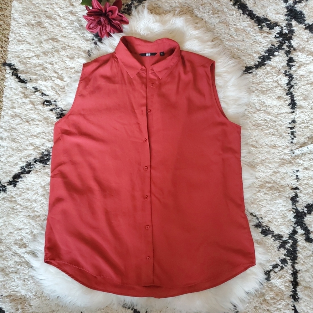Uniqlo red sleeveless button down | XL